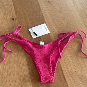 Bond-eye crinkle tie bottoms